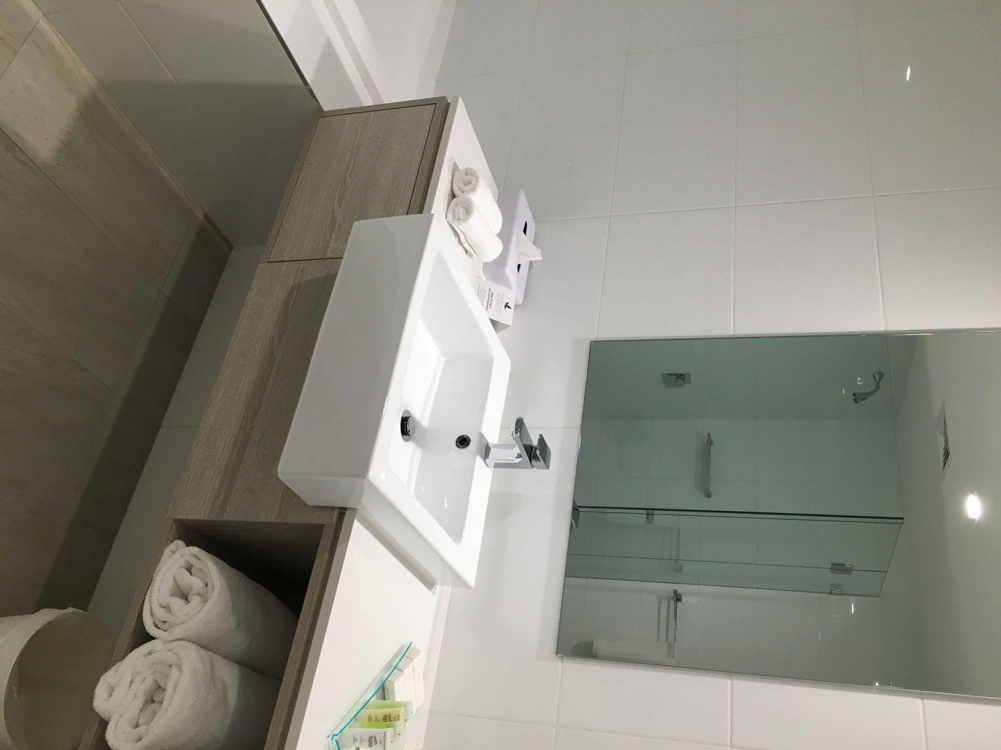 Miramare Gardens Boutique Accommodation Terrey Hills Екстериор снимка